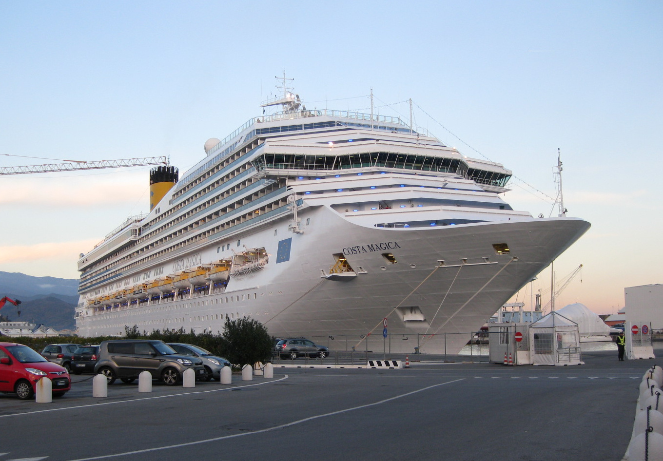 transfer taxi ncc shuttle cab service luxury travel porti Seehäfen naval ports